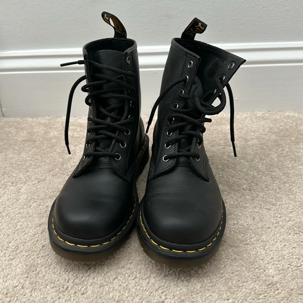 DR MARTENS LACE UP BOOTS SIZE 5 UK/6 US BLACK LEATHER - Picture 1 of 5
